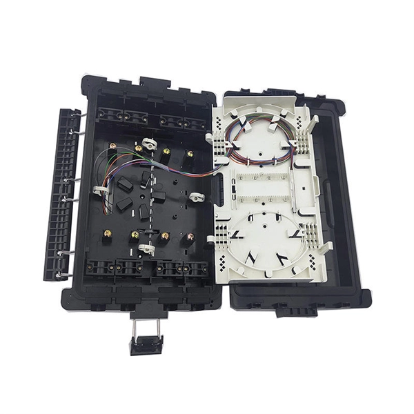 Is the ODF pigtail connected to the fiber optic cable or to the equipment 