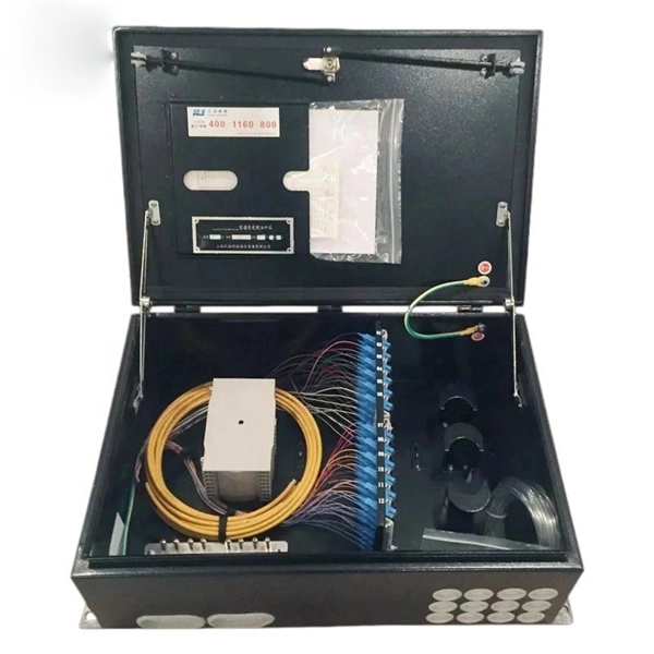 Fiber optic pigtail splitter connection