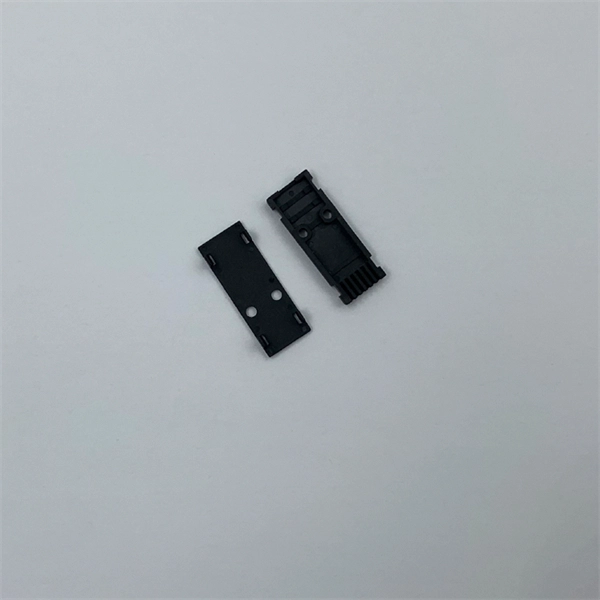 How many rows and columns are there in a 48-core fiber distribution box