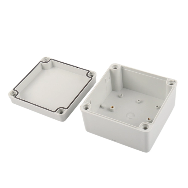 What parameters should be considered when replacing an optical module 