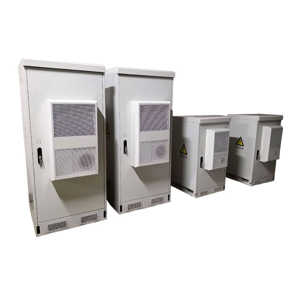 Professional distribution box with circuit breaker
