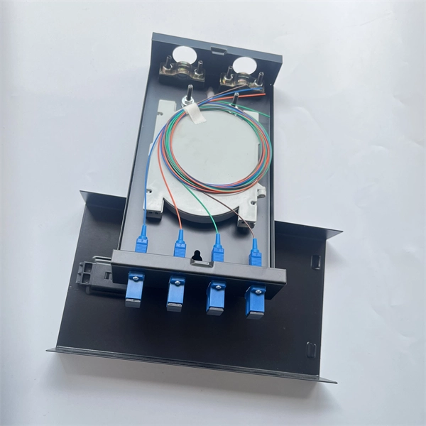 OLT sends signals to the optical distribution box