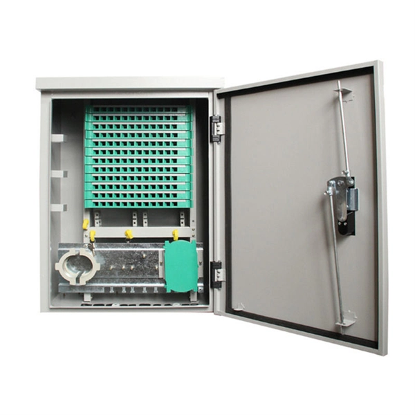 What type of fiber optic cable is used in a monitoring system 